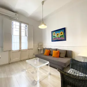 U-nique Gaudi Ii , Barcelona España
